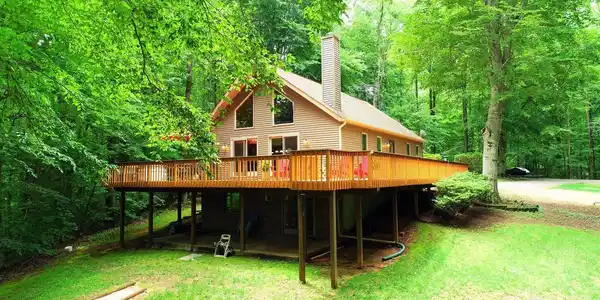 570 RETREAT ROAD