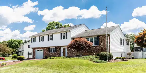 531 MARSHALL DRIVE