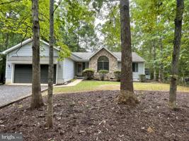 202 MEADOWVIEW LANE