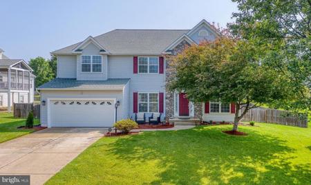 890 AMBLESIDE DRIVE