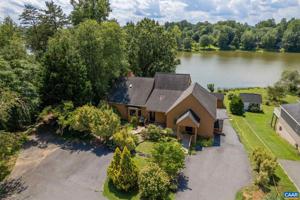 560 SUNSET DR