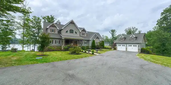 225 BOXWOOD ROAD