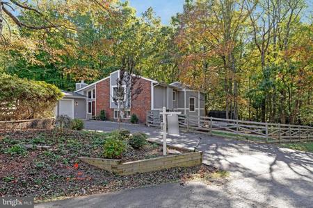 8115 KING ARTHURS COURT