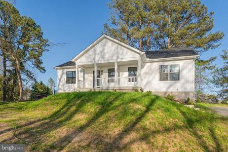 196 LAKEVIEW CIRCLE