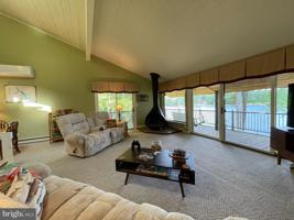 154 WANDERER LANE