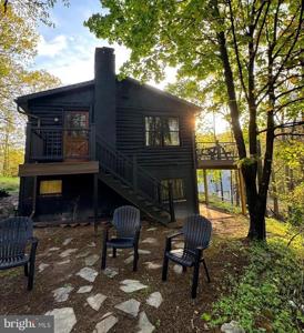 2733 COTTAGE LN