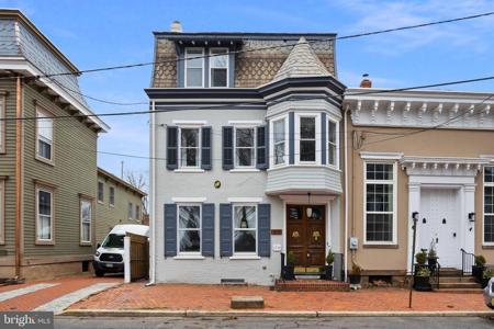 27 FARNSWORTH AVENUE