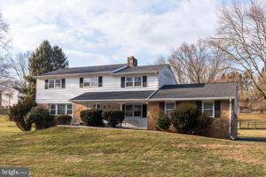 23 LOCHWOOD LANE
