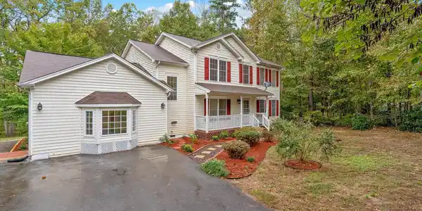 5506 WYNDEMERE CIRCLE