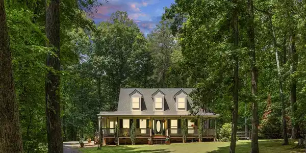 59 PINEWOOD DRIVE