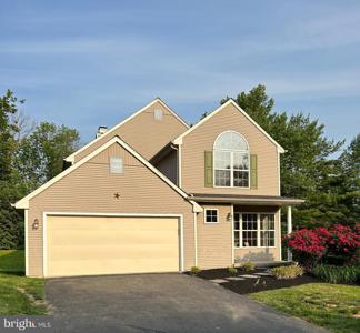 18 KINGFISHER LANE