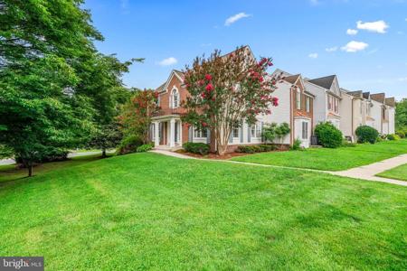 6626 COMMODORE COURT