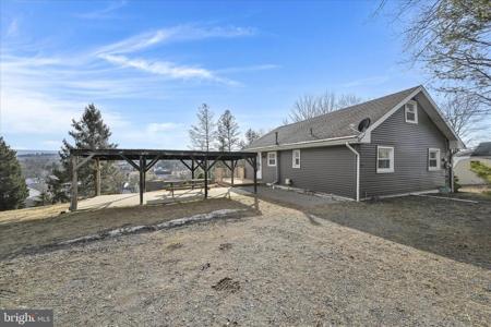 1881 RUNNING DEER DRIVE