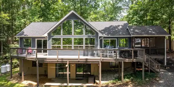 34 KELLY CIRCLE