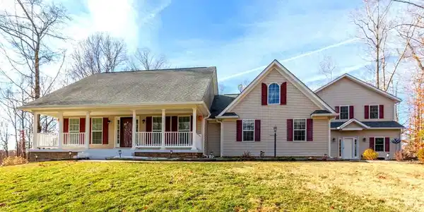 219 OAKWOOD DRIVE