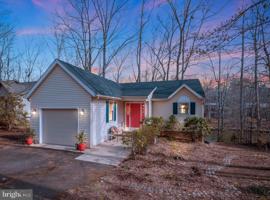 210 CUMBERLAND CIRCLE