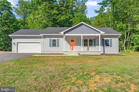 54 BAY POINTE DRIVE