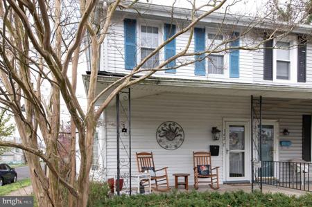 142 LIPPINCOTT AVENUE