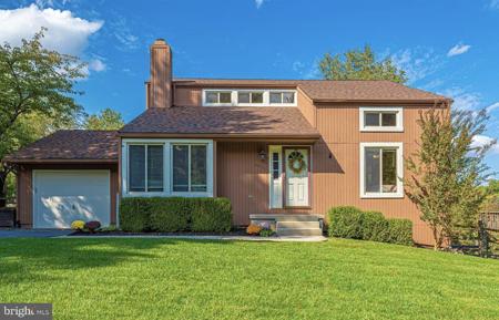 6717 MEADOWLAWN CIRCLE