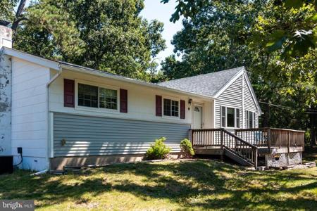 3203 LAKESHORE DRIVE