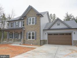 805 YORKTOWN BOULEVARD