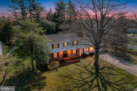 79 OAKCREST DRIVE