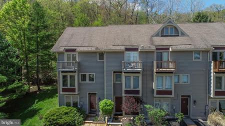 32 WINDING WAY