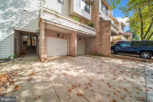 9721 LAKE SHORE DRIVE