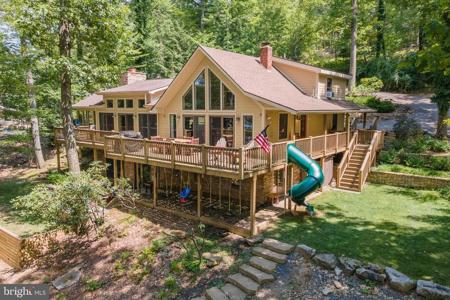 2411 LAKE SHORE DRIVE