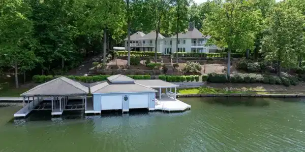 40 GRANDVIEW DRIVE