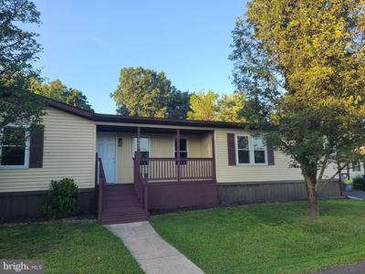 902 LAKEVIEW DRIVE