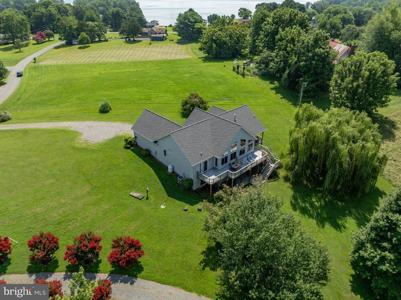 125 LAKE CT.
