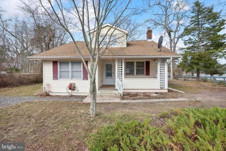 602 LAKESHORE DRIVE