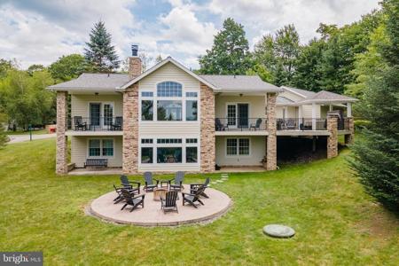 428 PINNACLE DRIVE