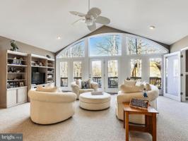305 WAKEFIELD DRIVE