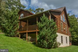 621 PINNACLE DRIVE