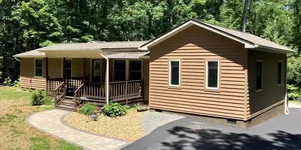 347 LAKEWOOD CIRCLE