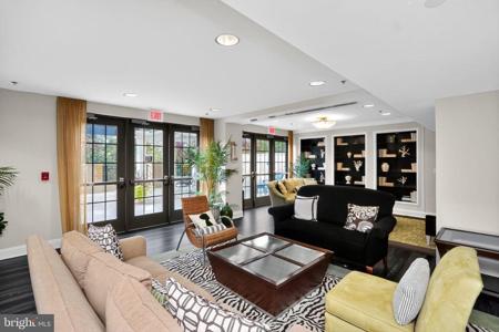 485 HARBOR SIDE STREET