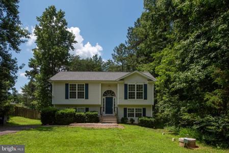 747 GLEN COVE DRIVE