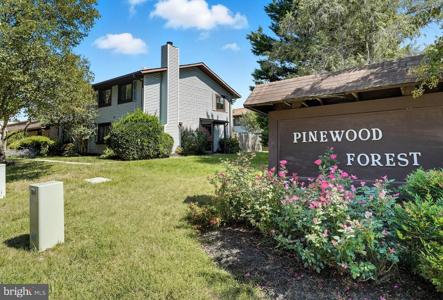2594 MERRYWOOD COURT