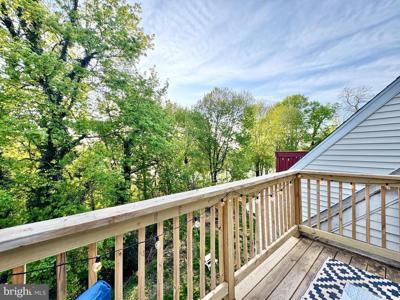202 RIVER COURT