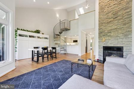1136 LAKE HERON DRIVE