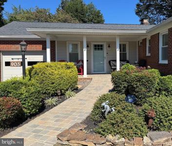 903 MERCER PLACE