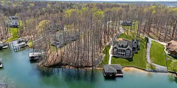 DEEP CREEK CIRCLE