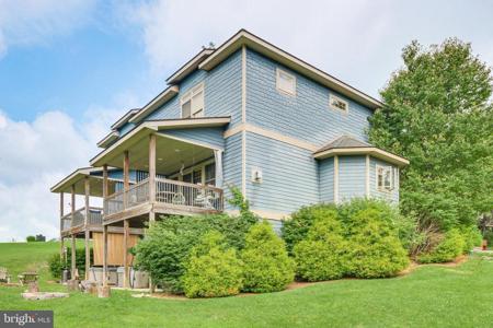 65 NORTHLAKE DRIVE