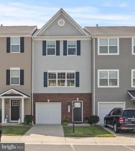 2433 DRAKE LANE