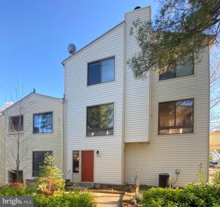 9737 LAKE SHORE DRIVE