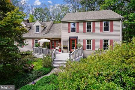 4710 PINECREST COURT