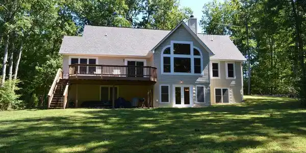79 CAMPBELL LANE