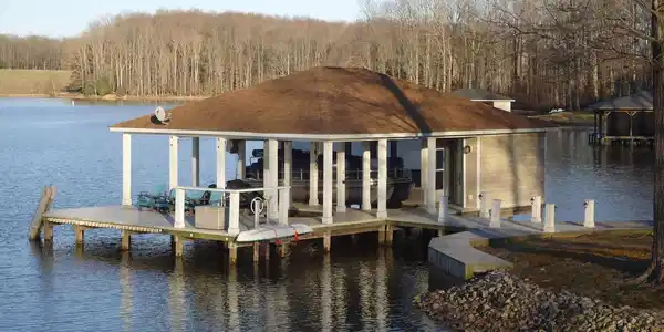 376 LAKE FOREST DR
